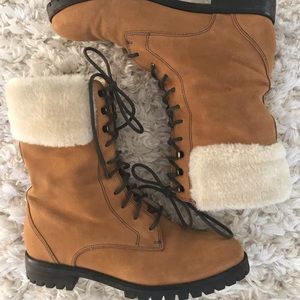 Waterproof Cole Haan winter boots w. Faux fur